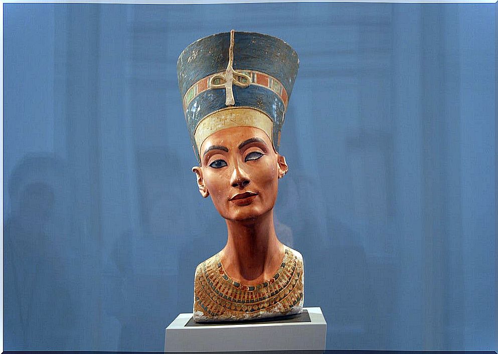 Bust of Nefertiti in the Altes Museum in Berlin