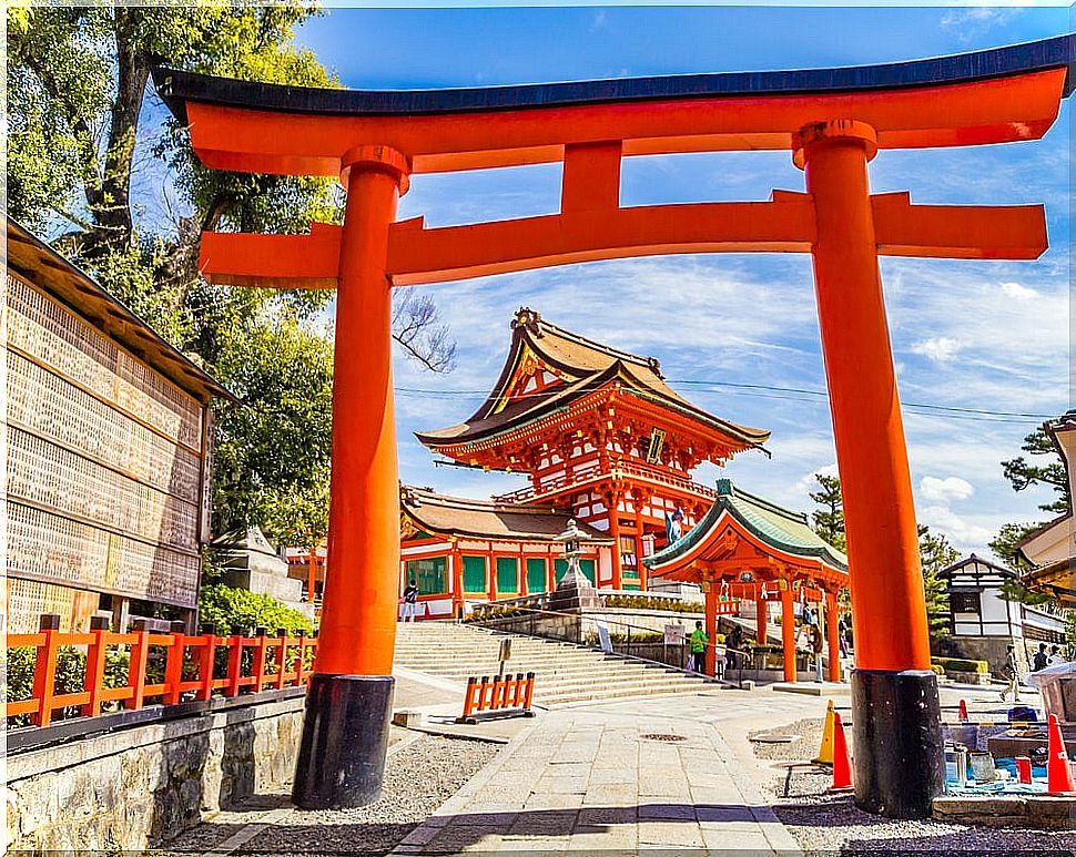 We visit 10 of the great attractions of Japan