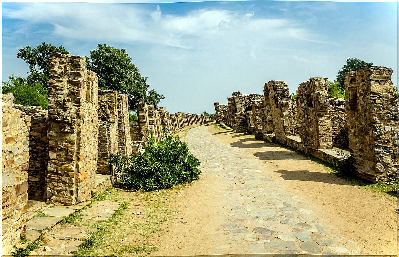 Bhangarh is one of the abandoned cities located in India.