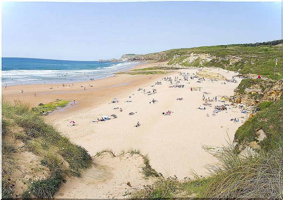 Valdearenas beach in Liencres