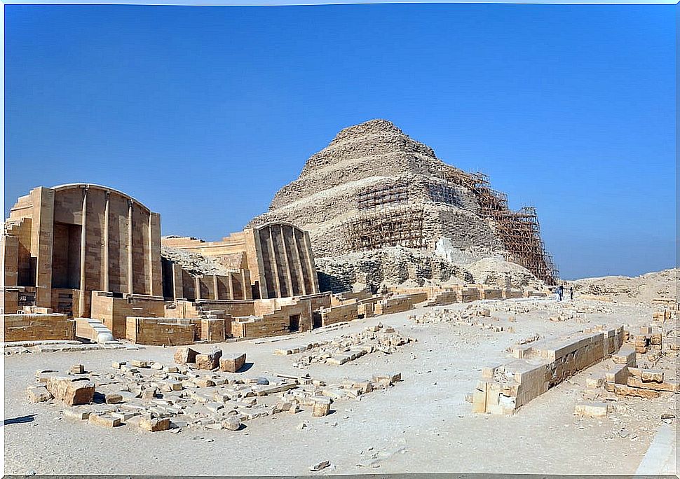 Step pyramid, one of the reasons to travel to Cairo