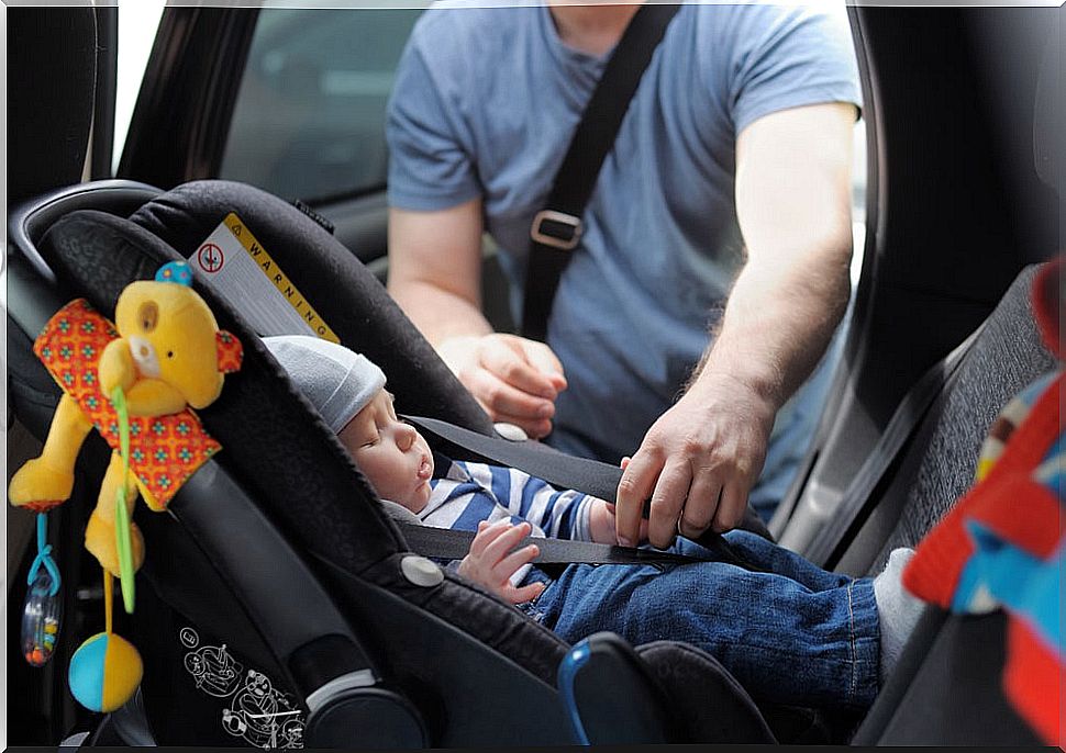 Tips for traveling by car with a newborn