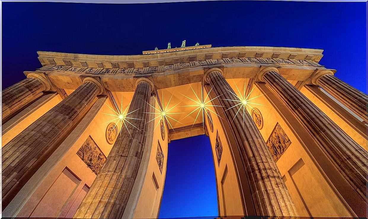 Brandenburg Gate at night