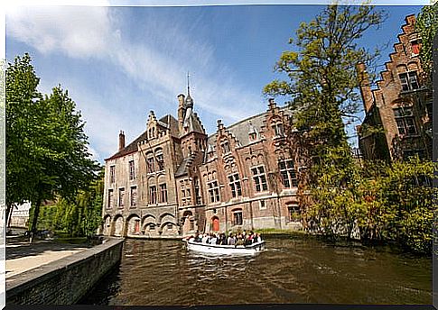 Bruges canals tour