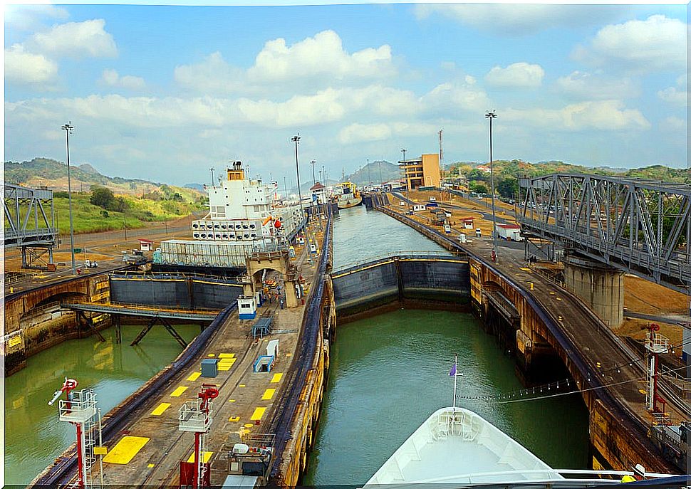 Locks in the Panama Canal