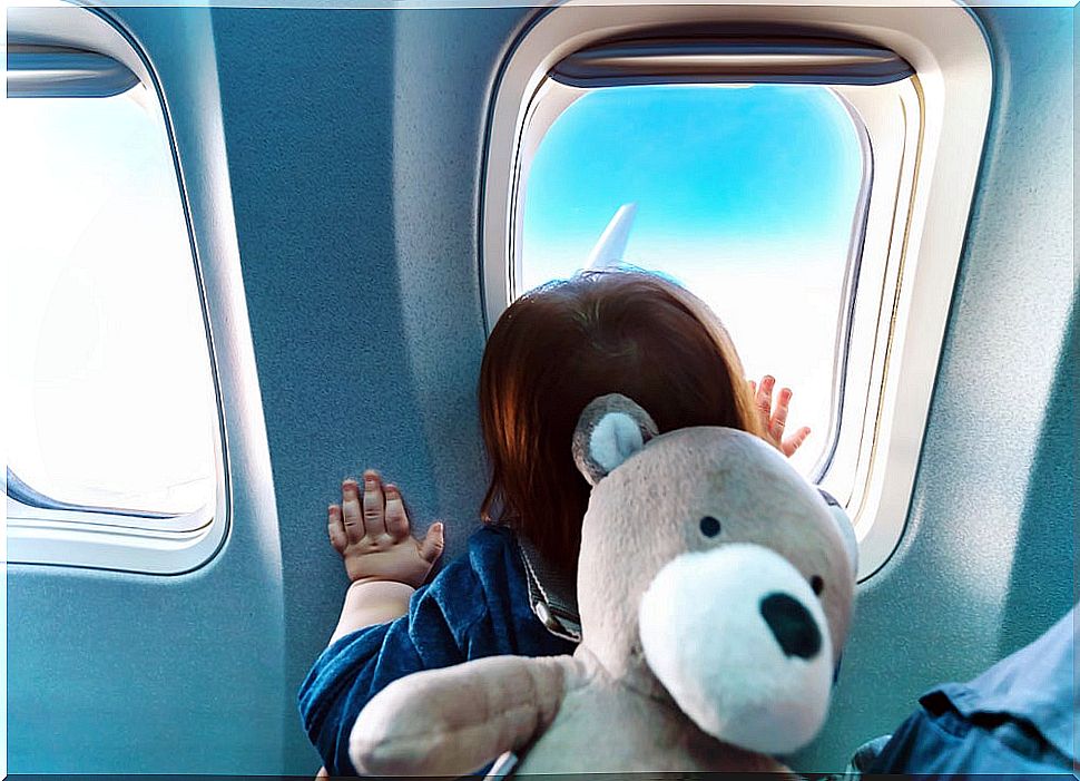 Important tips for traveling with children by plane