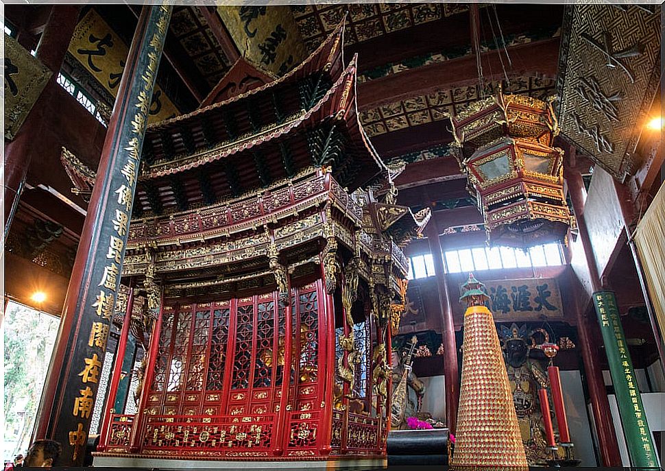 Interior of the Lingyin Temple