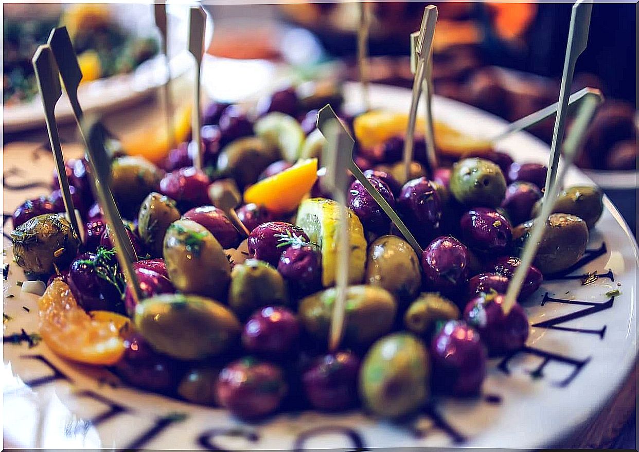 Marinated olives