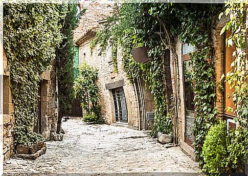 Peratallada street