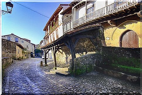 Santillana del Mar street