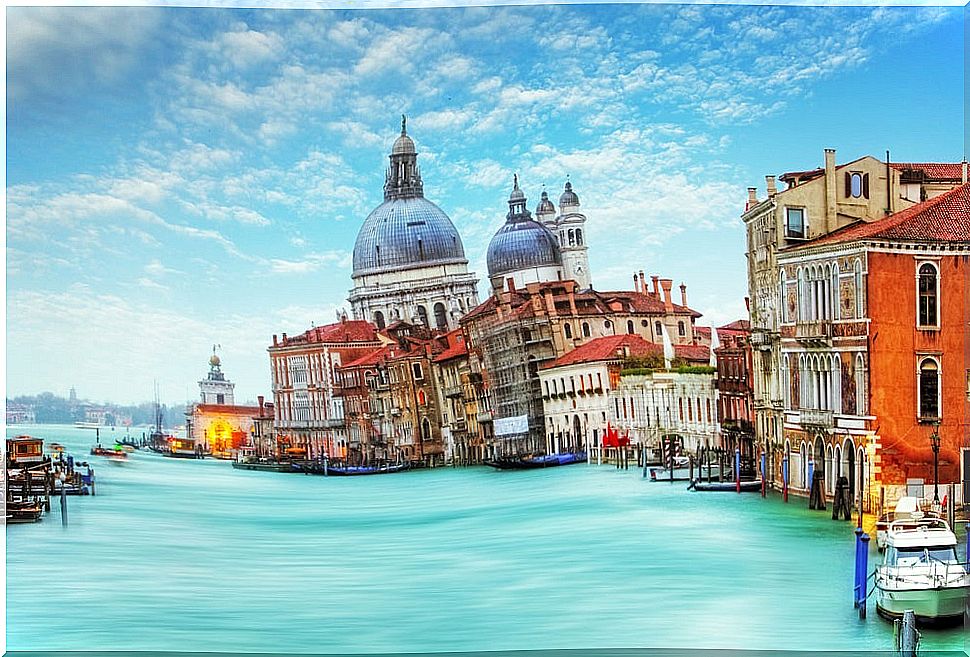 Surprise your partner with a magical Valentine's Day in Venice