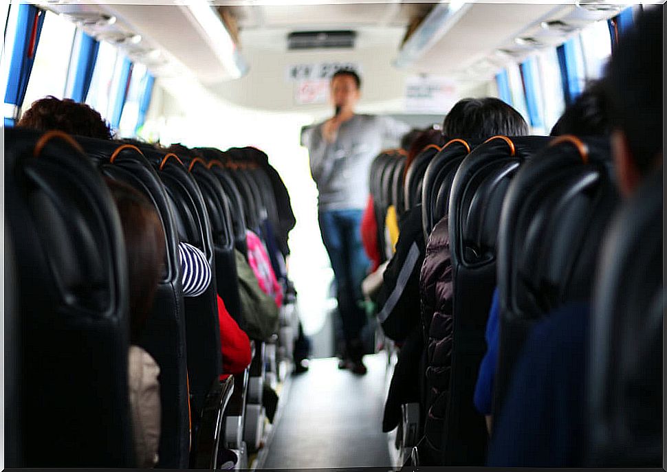 Tourist bus, one of the aspects that does not always represent travel savings