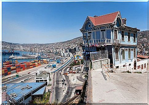 View of the port of Valparaíso